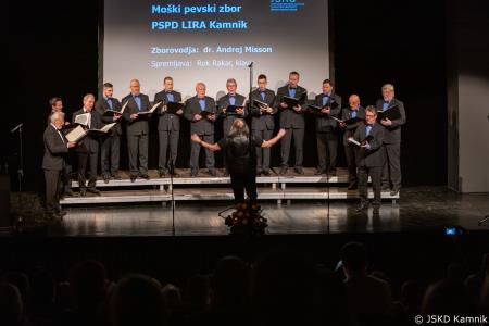 43. Območna revija odraslih pevskih zborov, delujočih v občinah Kamnik in Komenda (9)